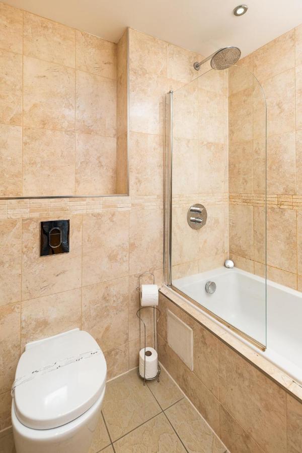 Stylish & Spacious 2Bd Apartment Westbeach Resort ビディフォード エクステリア 写真