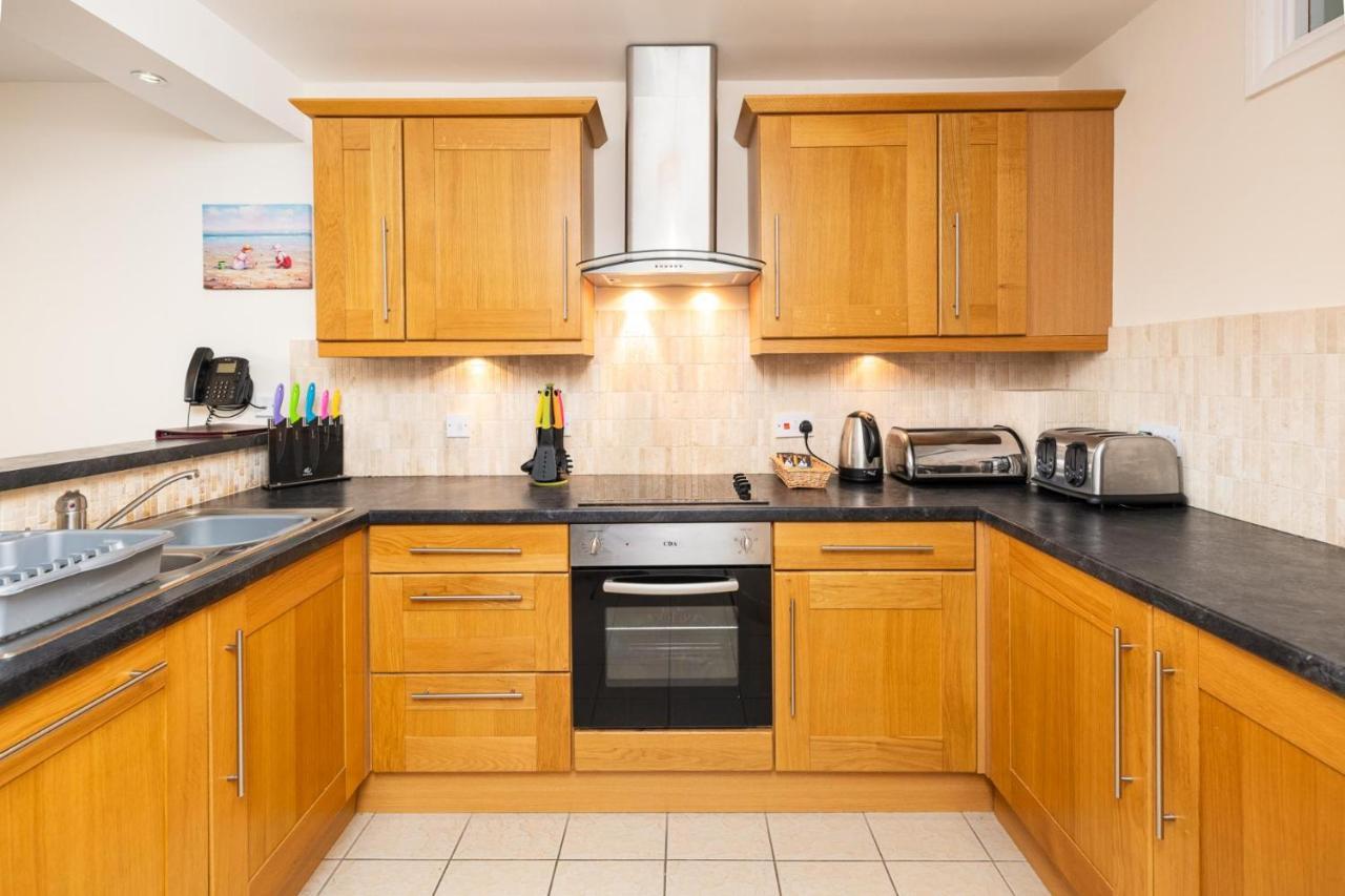 Stylish & Spacious 2Bd Apartment Westbeach Resort ビディフォード エクステリア 写真